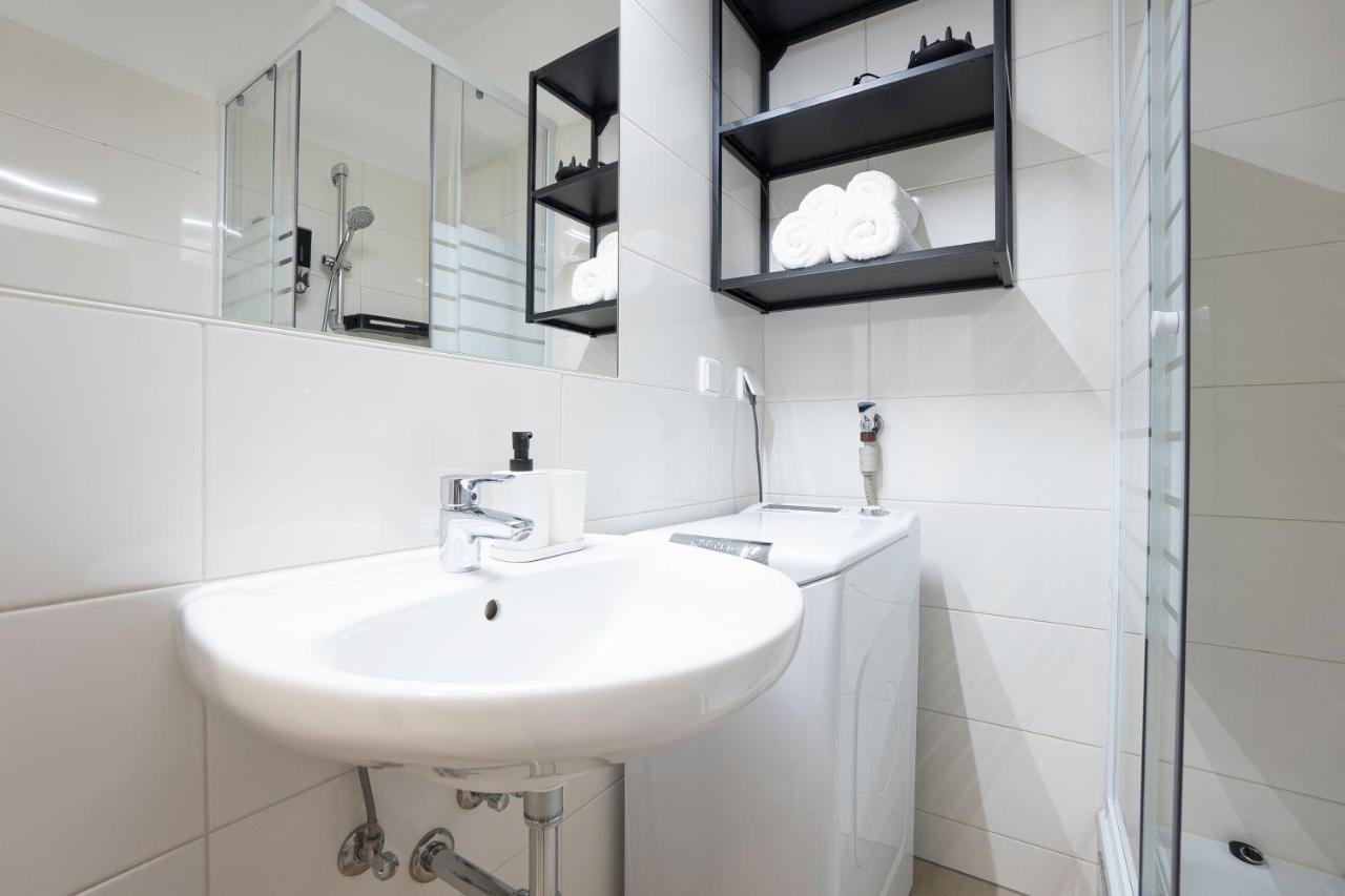 Bright Stylish Apartment With A Balcony In A Top Location Вена Экстерьер фото