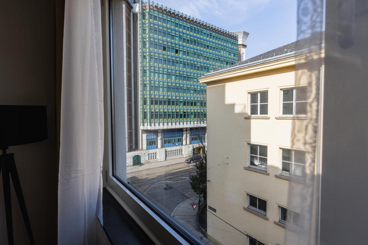 Bright Stylish Apartment With A Balcony In A Top Location Вена Экстерьер фото