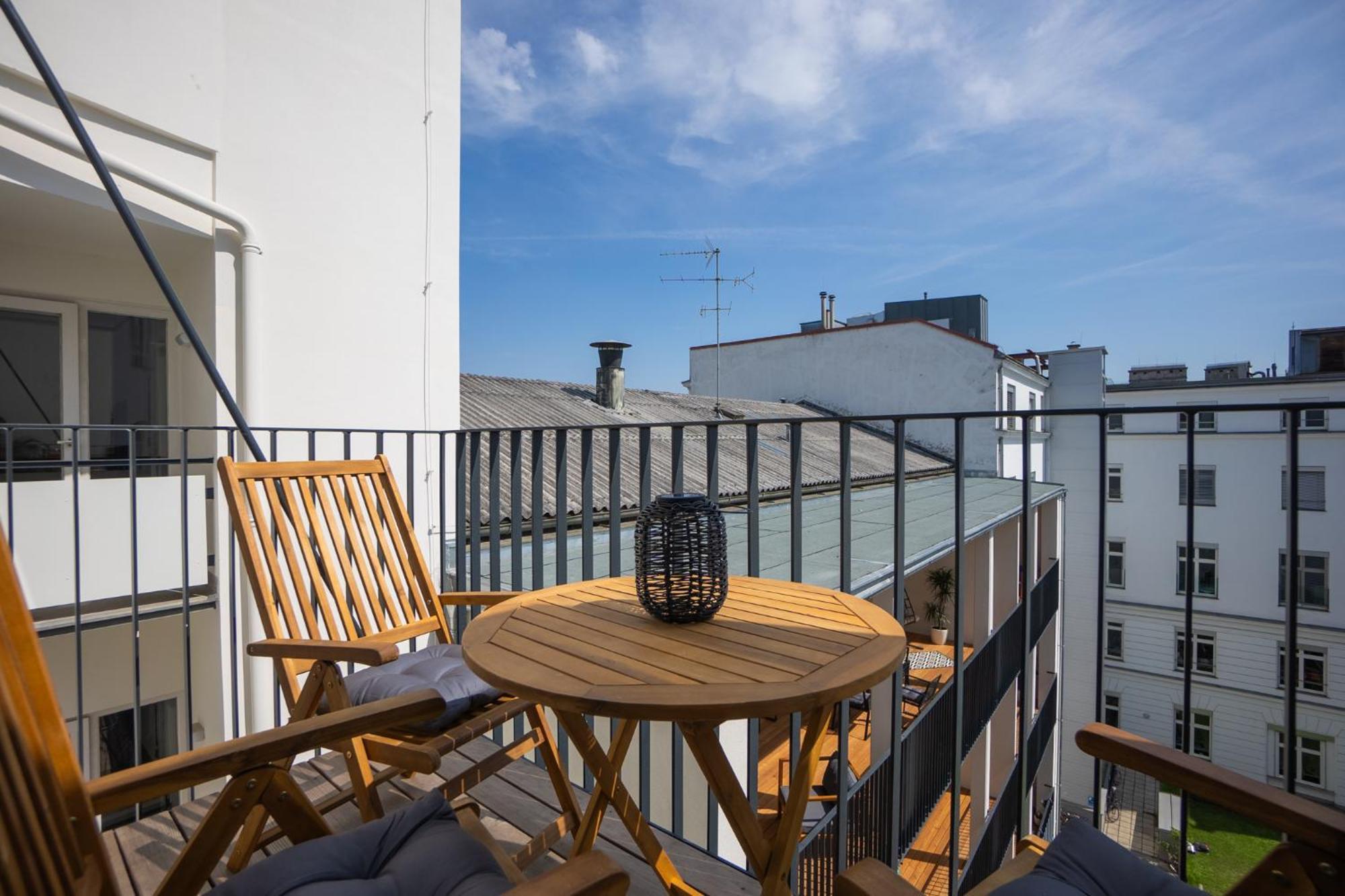 Bright Stylish Apartment With A Balcony In A Top Location Вена Экстерьер фото