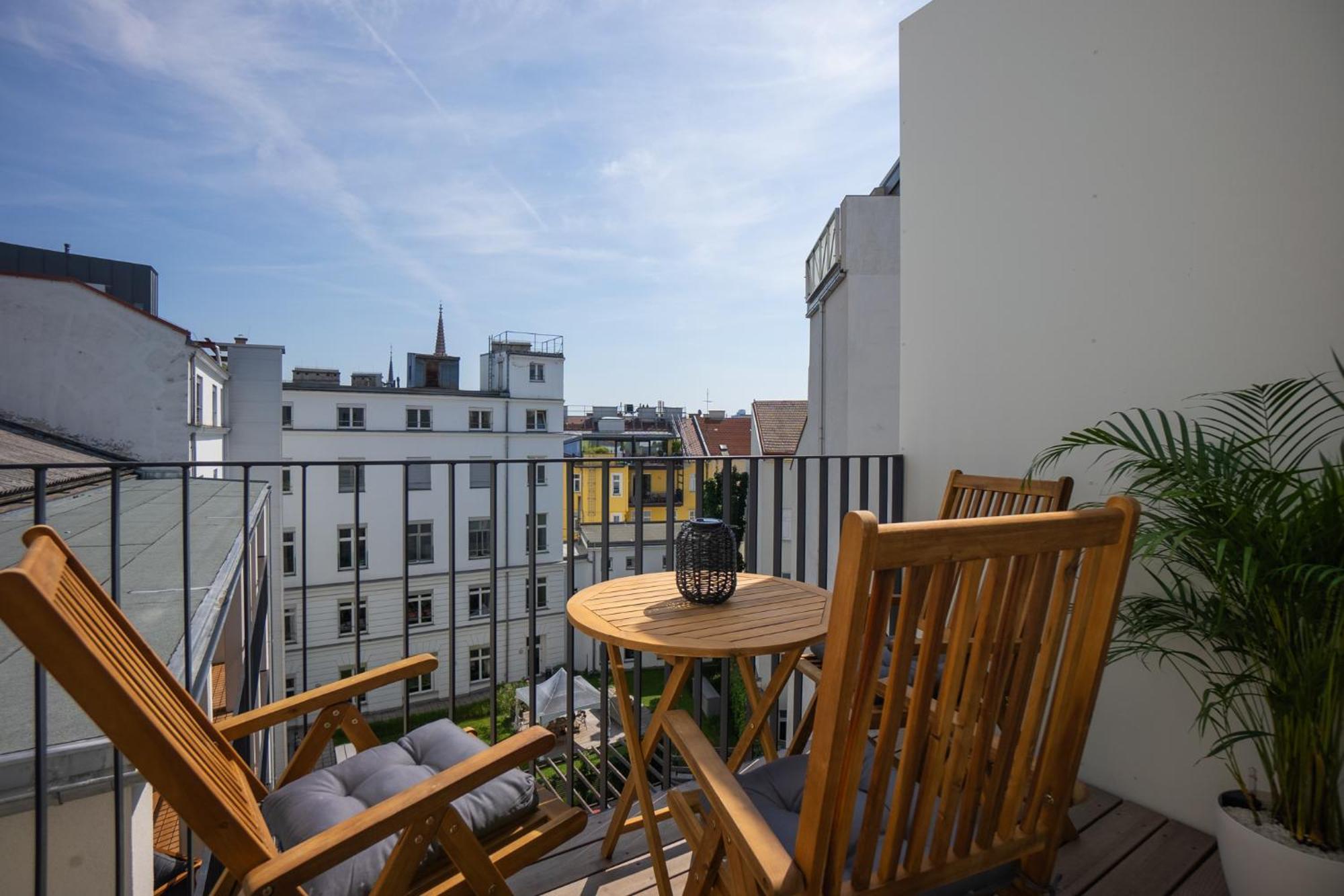 Bright Stylish Apartment With A Balcony In A Top Location Вена Экстерьер фото